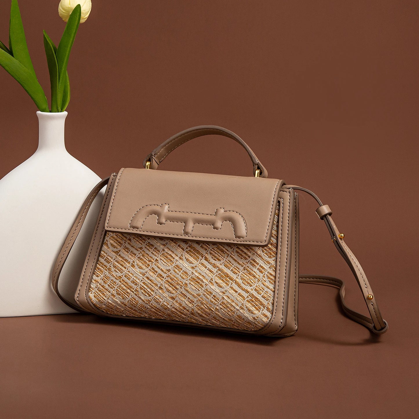 Business Commuting Large Capacity Handbag Fashionable Classic Retro Women's New 2024 Designer Style Shoulder Bag