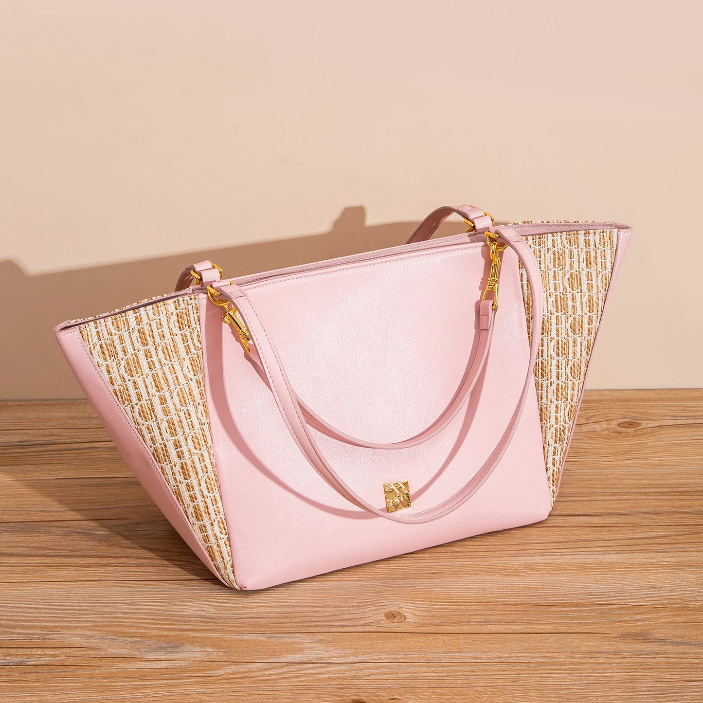 Fashion Classic Women's New Large Capacity Bag Letter Business Commuting Style Women's Tote Bag