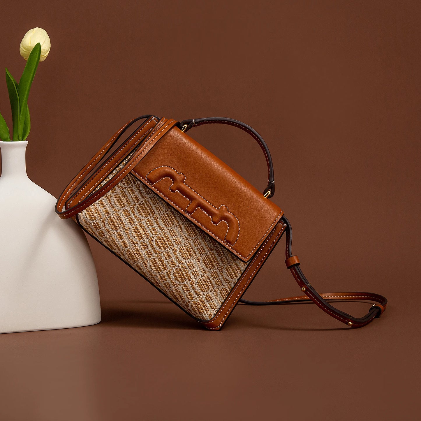 Business Commuting Large Capacity Handbag Fashionable Classic Retro Women's New 2024 Designer Style Shoulder Bag