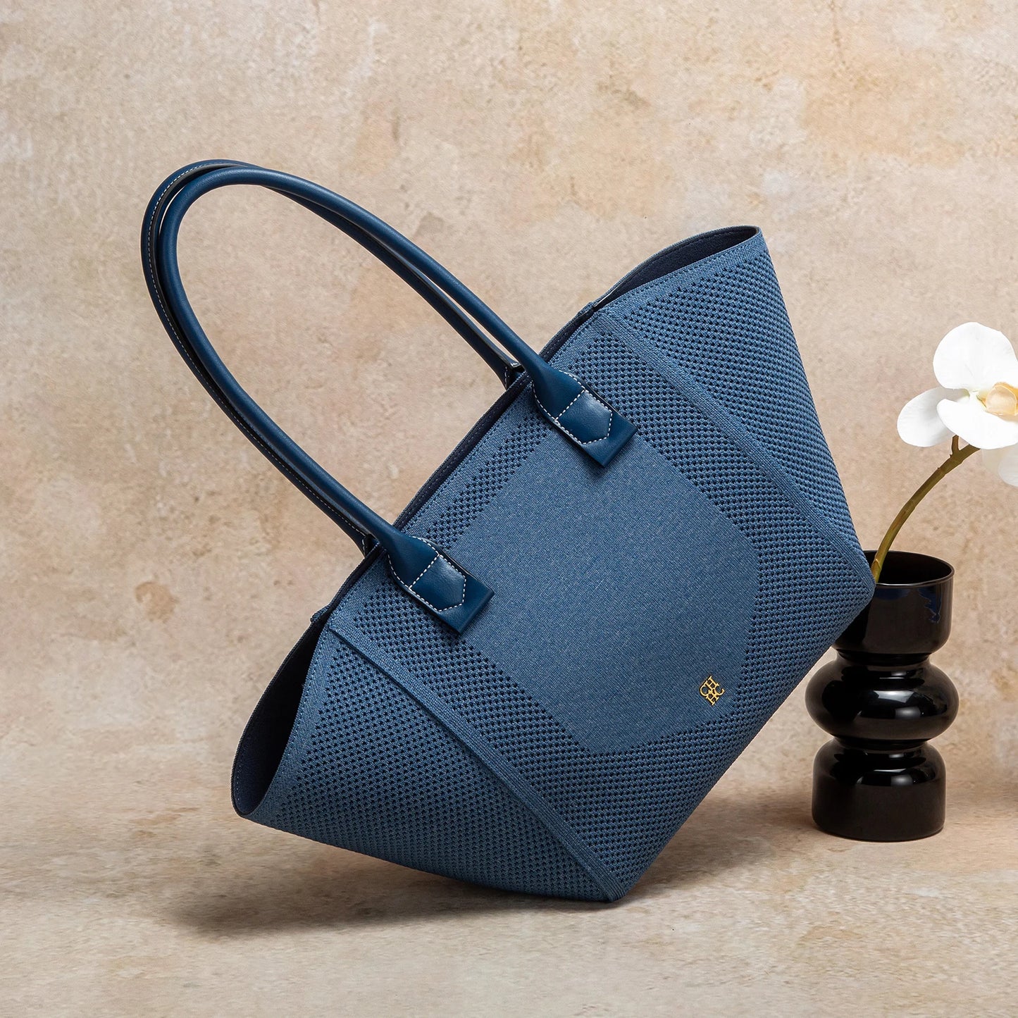Women's Outdoor Storage Women's Tote Bag Summer New Fabric Hollow Design Large Capacity Beach Bag