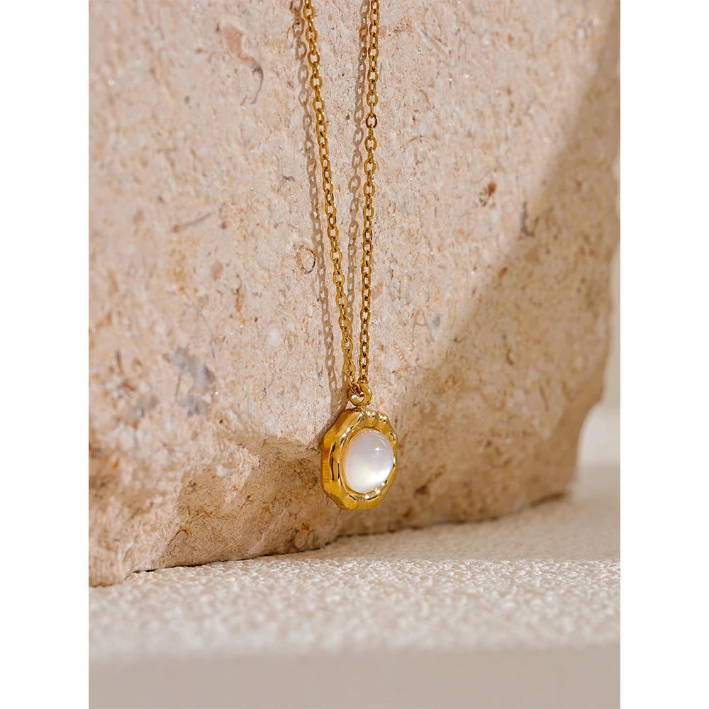 Yhpup Fashion Natural Shell Round Chic Pendant Necklace Waterproof Stainless Steel Golden High Quality Jewelry Accessories
