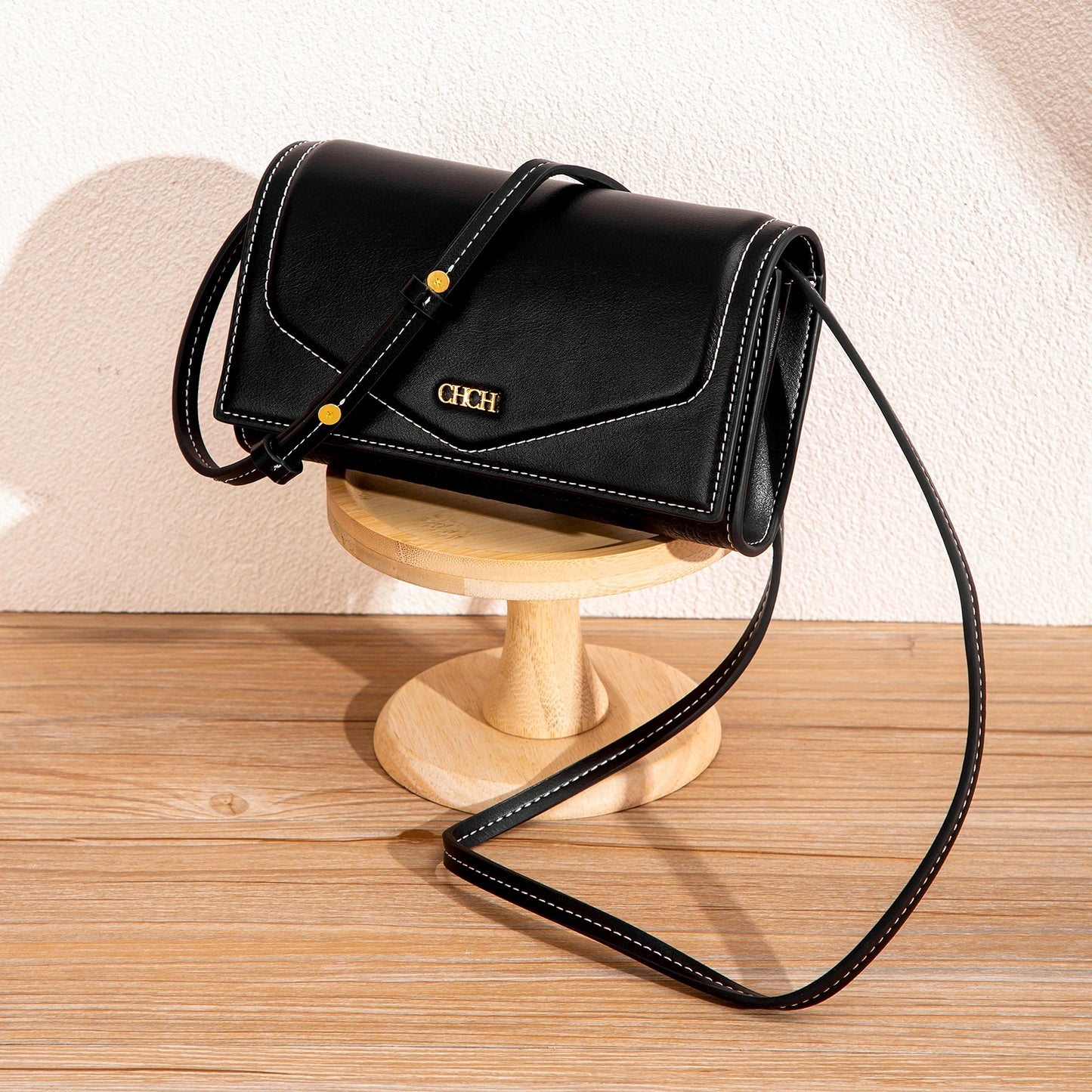 Classic Women's 2025 Autumn Solid Color Simple New Single Shoulder Crossbody Bag Magnetic Buckle Folding Small Square Bag