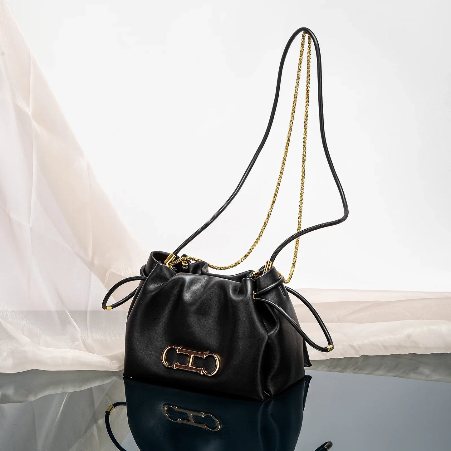 Solid Color Retro Style Women's Shoulder Bag Classic Fashion Women's New Drawstring Design Shoulder Bag