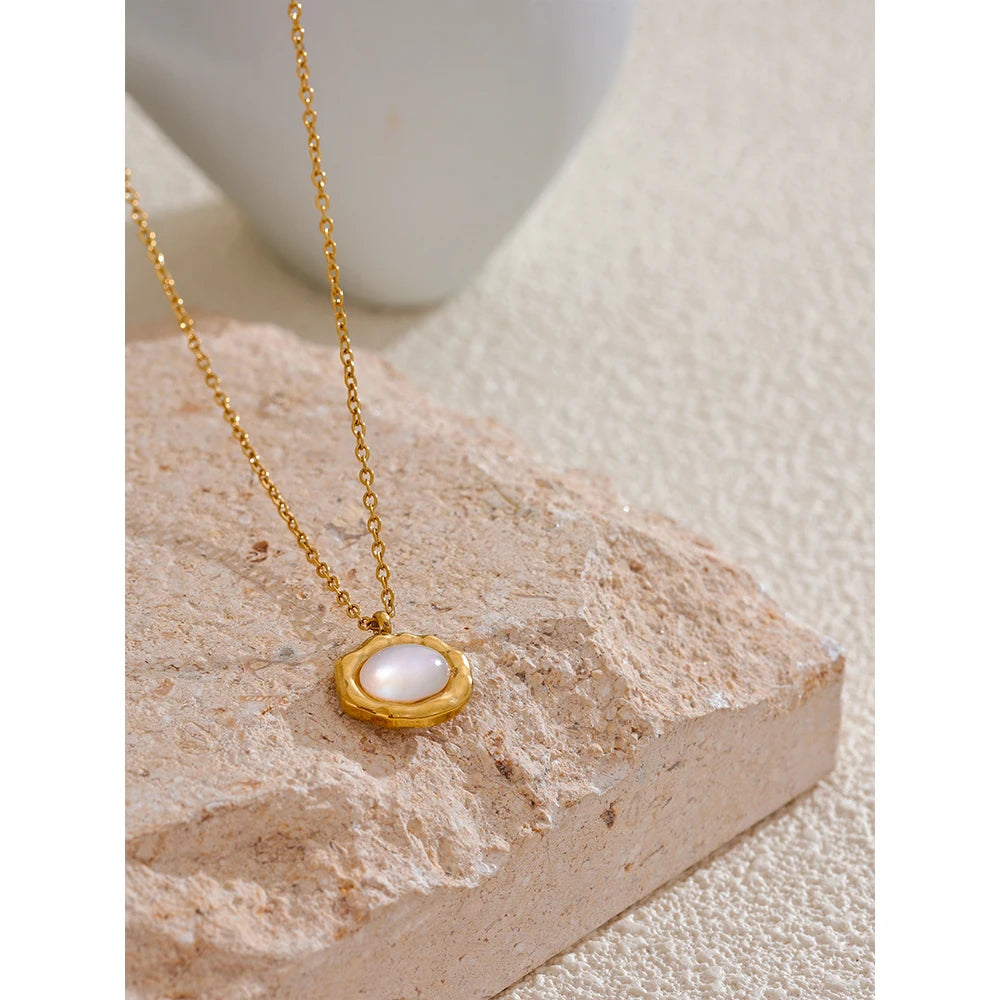 Yhpup Fashion Natural Shell Round Chic Pendant Necklace Waterproof Stainless Steel Golden High Quality Jewelry Accessories
