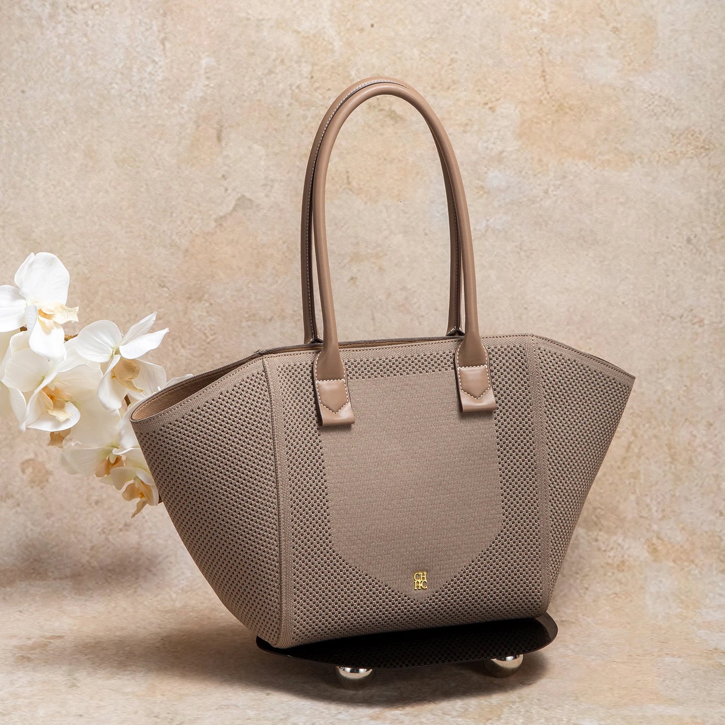 Women's Outdoor Storage Women's Tote Bag Summer New Fabric Hollow Design Large Capacity Beach Bag