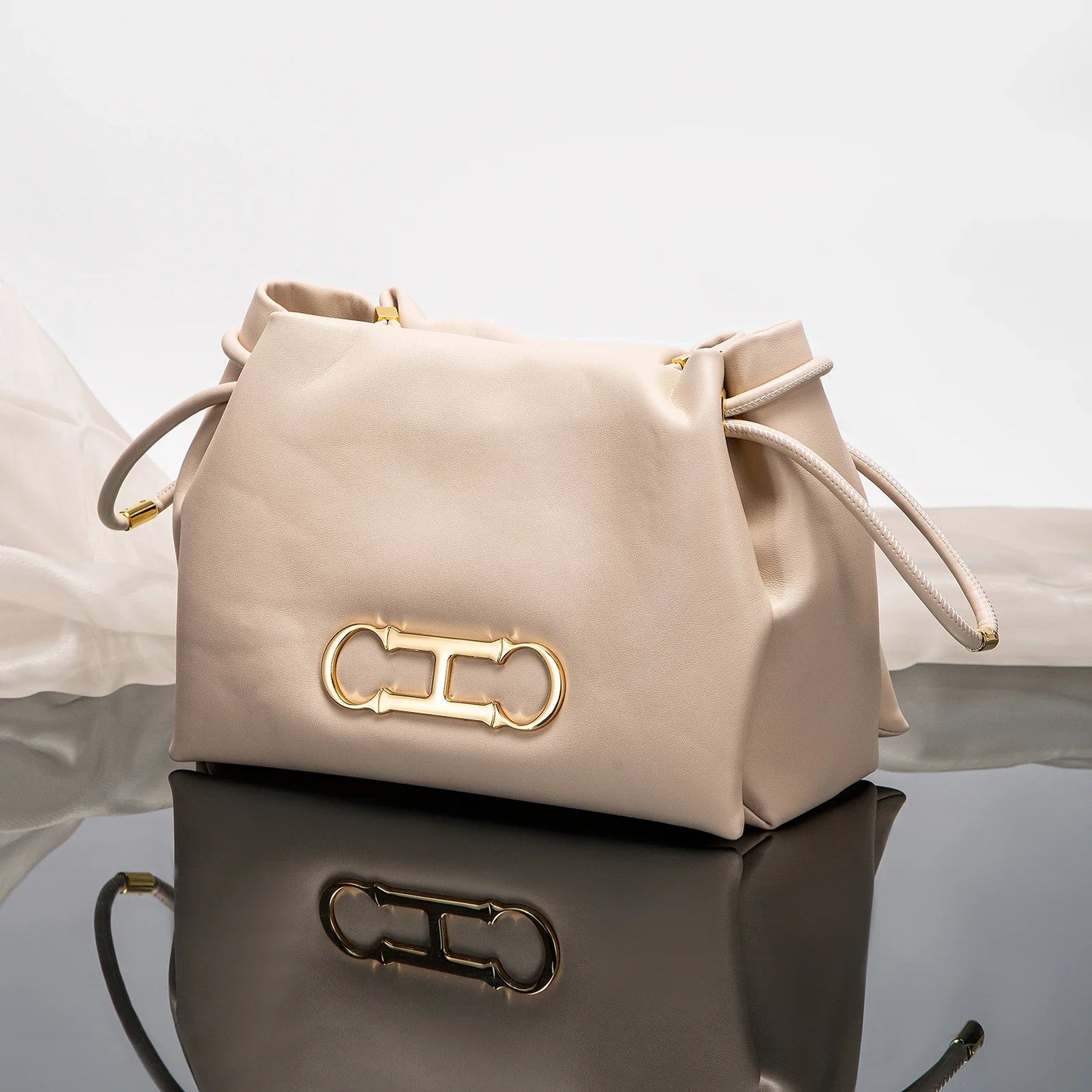 Solid Color Retro Style Women's Shoulder Bag Classic Fashion Women's New Drawstring Design Shoulder Bag