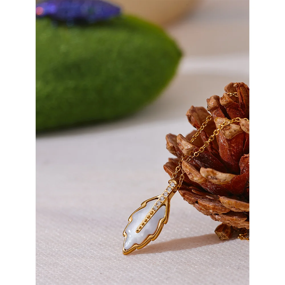 Yhpup High Quality Shiny Zircon Natural Shell Leaf Plant Pendant Necklace Stainless Steel Chain Neck Collar Exquisite Jewelry