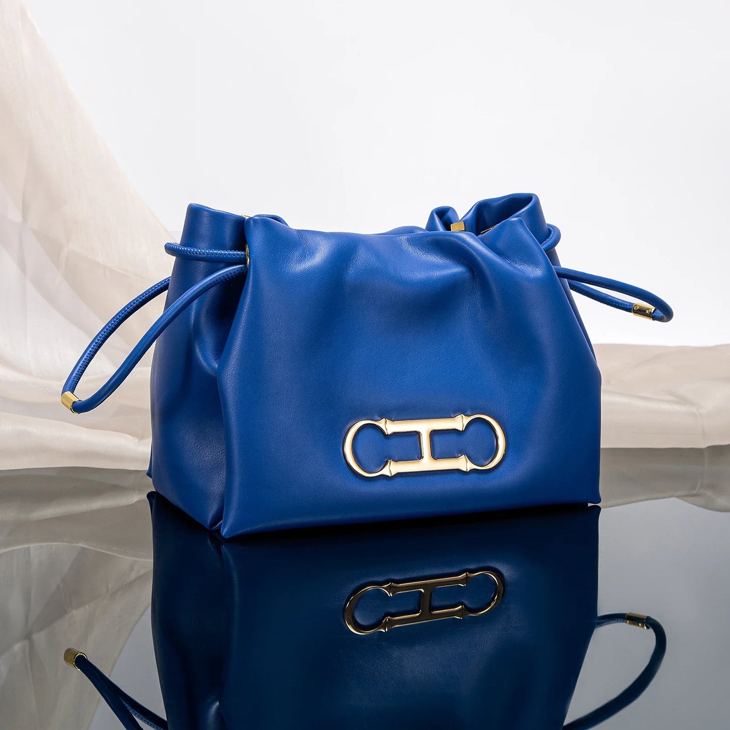 Solid Color Retro Style Women's Shoulder Bag Classic Fashion Women's New Drawstring Design Shoulder Bag