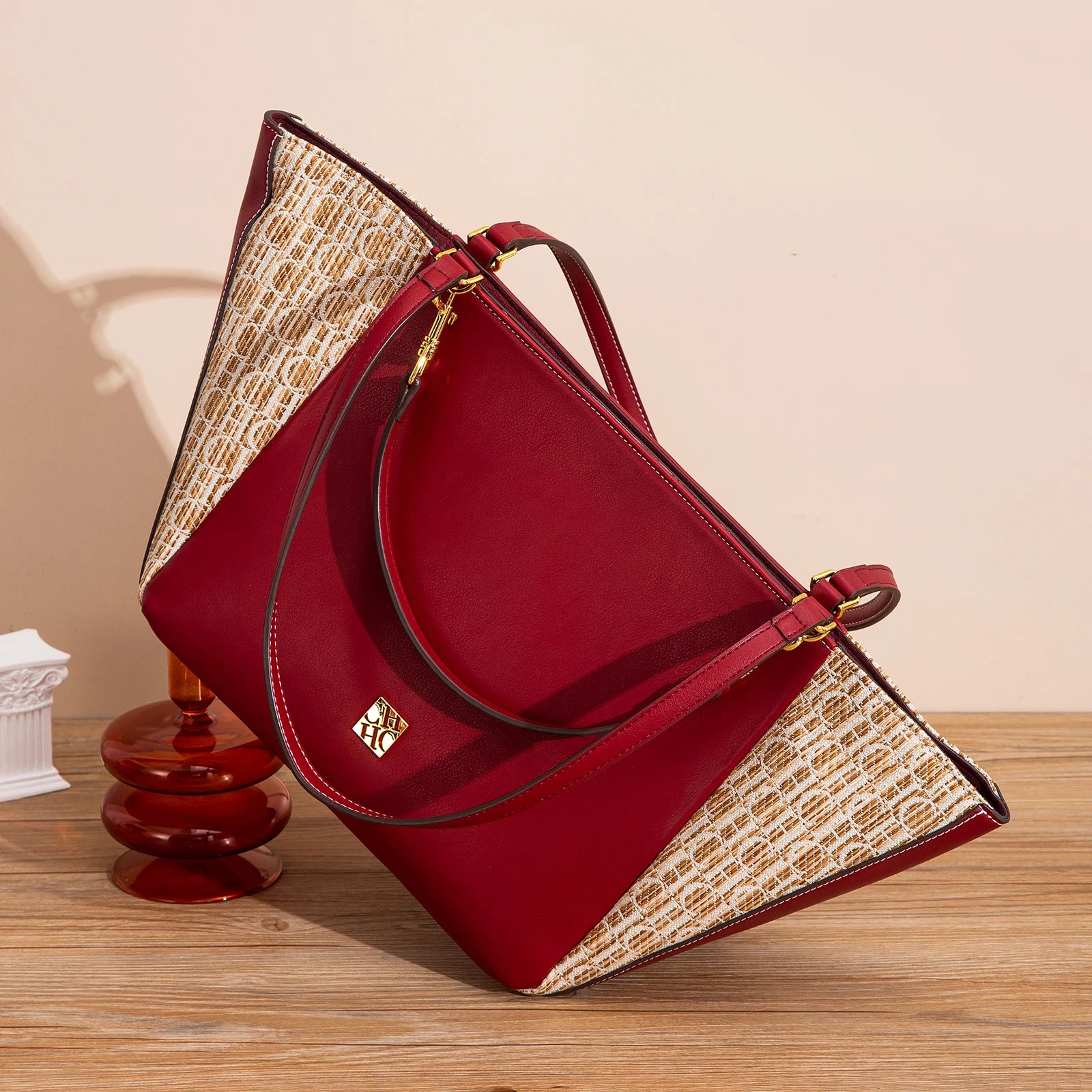 Fashion Classic Women's New Large Capacity Bag Letter Business Commuting Style Women's Tote Bag