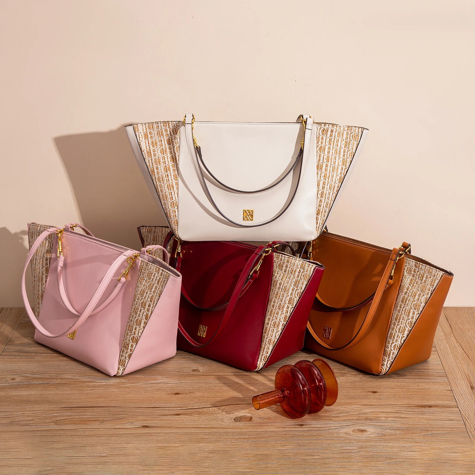 Fashion Classic Women's New Large Capacity Bag Letter Business Commuting Style Women's Tote Bag